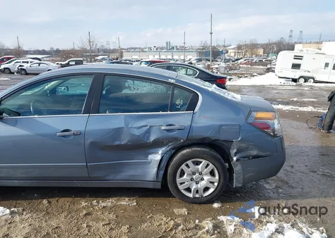 2010 Nissan Altima 2.5 S z USA, uszkodzony, nr VIN 1N4AL2AP1AN533973